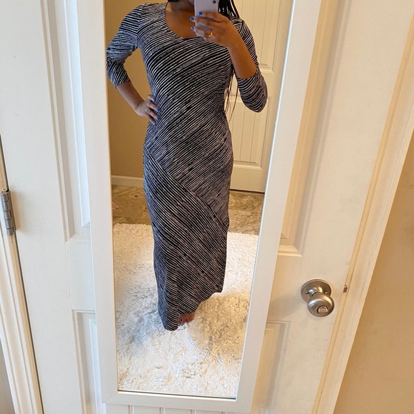 Black & white striped maxi dress ! - Picture 3 of 4